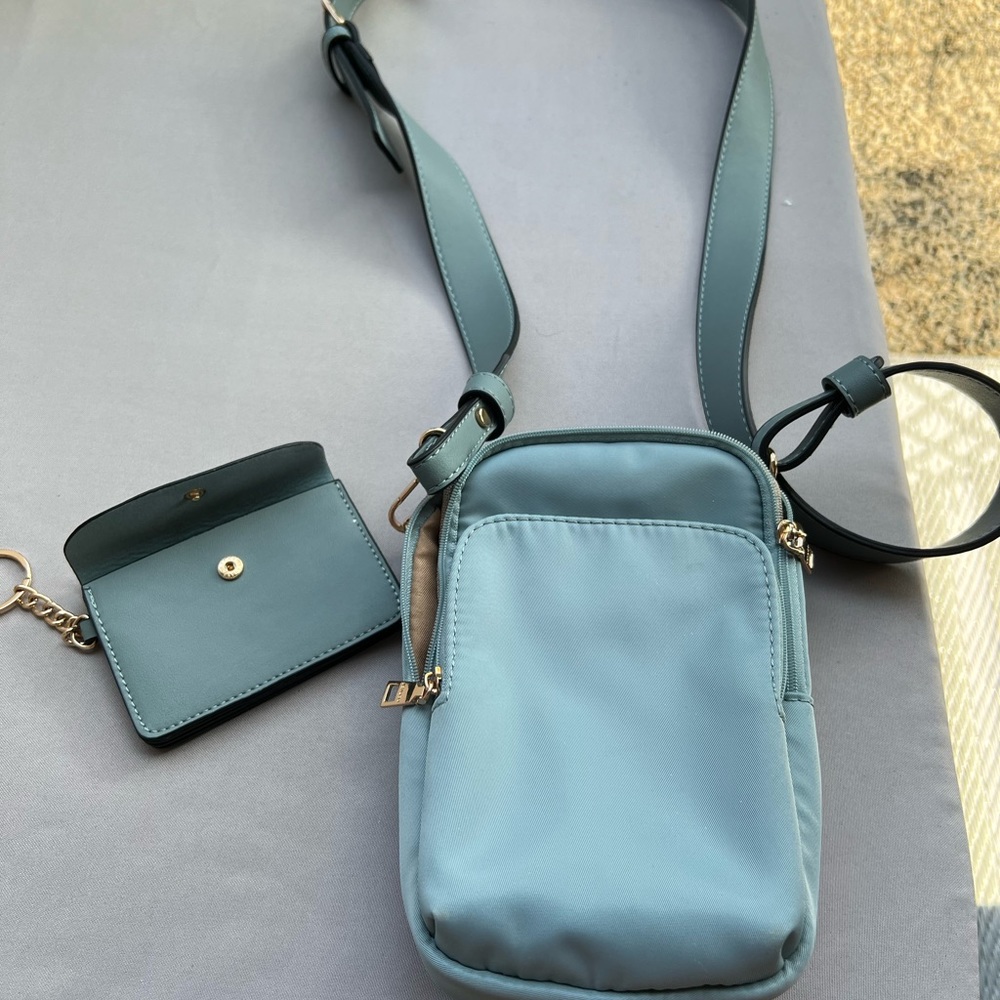Woman’s small Should bag